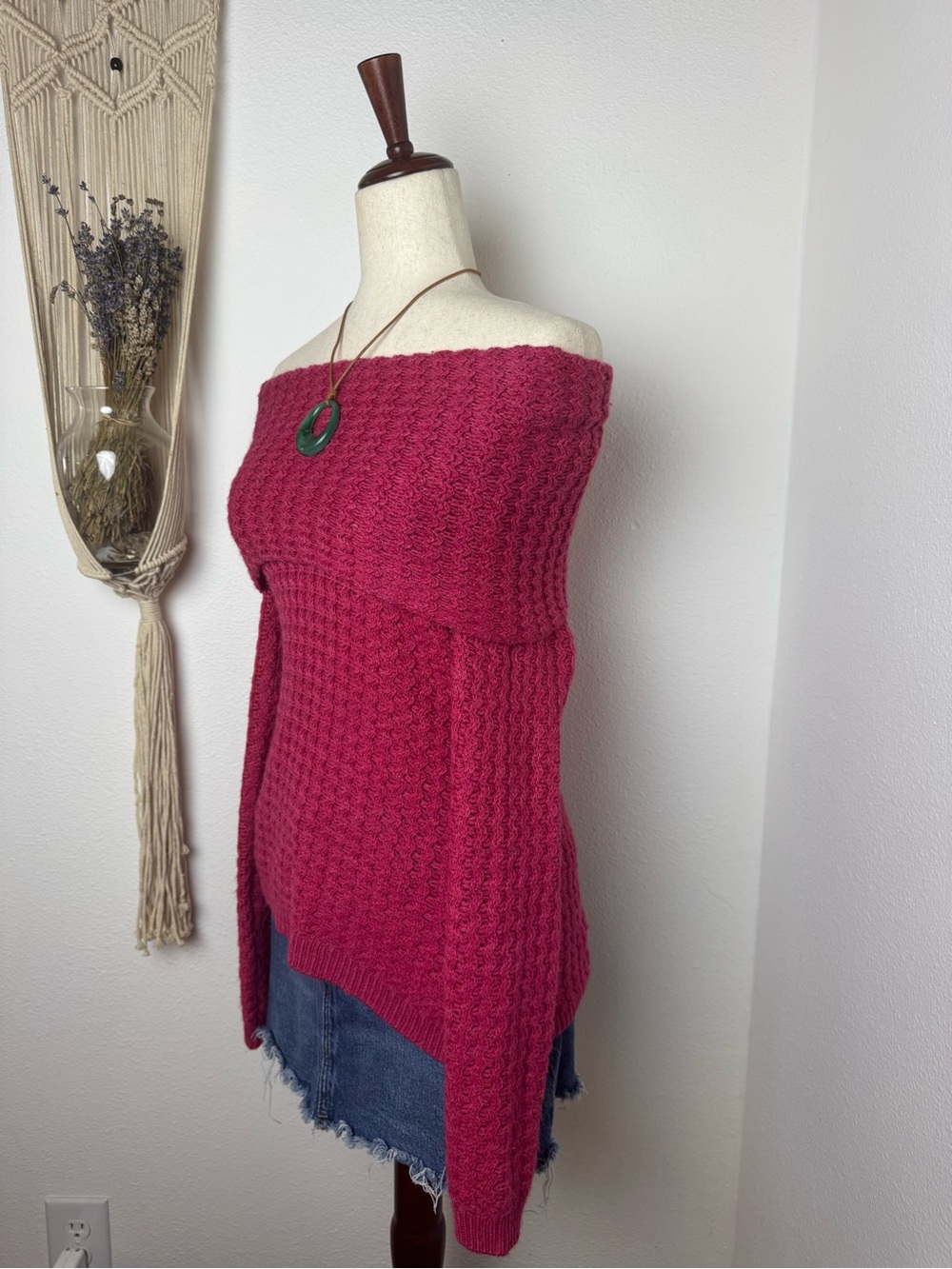 Banana Republic Off-the-Shoulder Cable Sweater in Raspberry - Picture 2 of 4